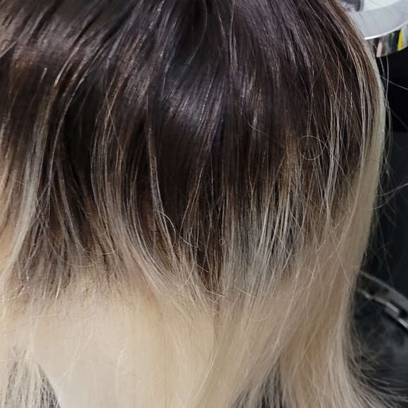 Sunny topper dark brown rooted ombre. Never worn roots are too dark for me. - Picture 4 of 8